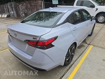 2024 Nissan Versa SR – miniatura 4