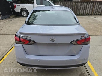 2024 Nissan Versa SR – miniatura 5