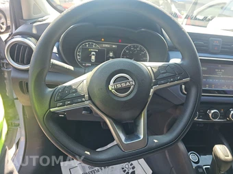 2024 Nissan Versa SV – miniatura 10