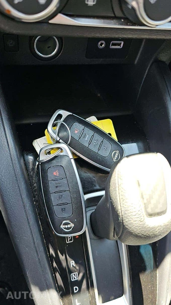 2024 Nissan Versa SV – miniatura 17