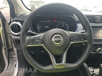 2024 Nissan Versa SV - miniatura 10