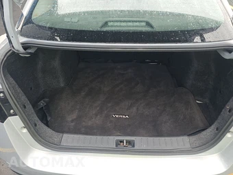 2024 Nissan Versa SV - miniatura 16
