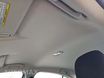 2024 Nissan Versa SV – miniatura 11