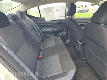2024 Nissan Versa SV – miniatura 16