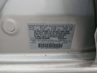2024 Nissan Versa SV – miniatura 5