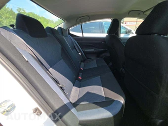 2024 Nissan Versa SV - miniatura 15