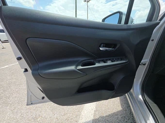 2024 Nissan Versa SV – miniatura 15