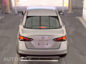 2024 Nissan Versa SV – miniatura 6