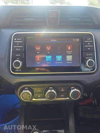 2024 Nissan Versa SV – miniatura 10