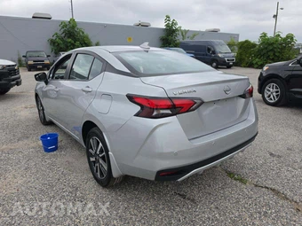 2024 Nissan Versa SV – miniatura 2