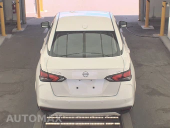 2024 Nissan Versa SV – miniatura 5