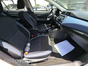 2024 Nissan Versa SV – miniatura 8
