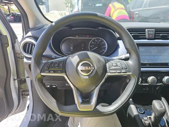 2024 Nissan Versa SV – miniatura 10