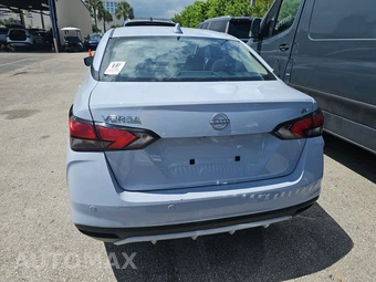 2024 Nissan Versa SV – miniatura 5