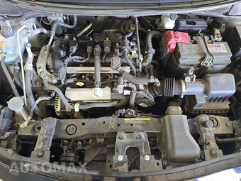2024 Nissan Versa SV - miniatura 15