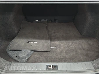 2024 Nissan Versa SV - miniatura 16