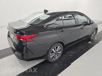 2024 Nissan Versa SV - miniatura 4