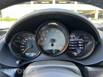 2024 Porsche 718 Cayman GT4 RS - miniatura 24