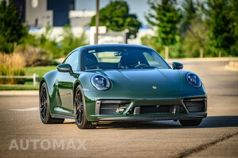 2024 Porsche 911 Carrera 4 GTS - miniatura 3