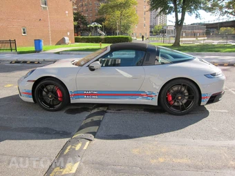 2024 Porsche 911 Targa 4 GTS - miniatura 8
