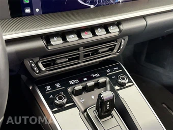 2024 Porsche 911 Turbo S - miniatura 23