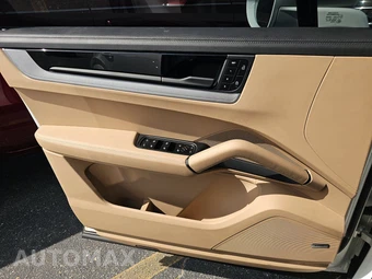 2024 Porsche Cayenne Coupe - miniatura 9