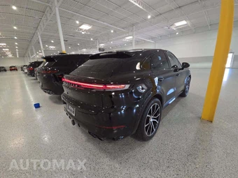 2024 Porsche Cayenne Coupe – miniatura 3