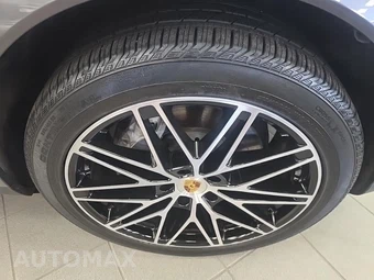 2024 Porsche Cayenne Coupe – miniatura 9