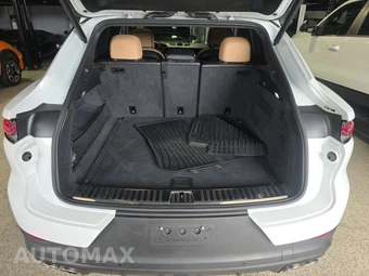 2024 Porsche Cayenne S Coupe – miniatura 16