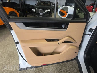 2024 Porsche Cayenne S Coupe – miniatura 9