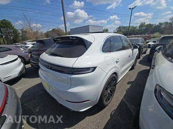 2024 Porsche Cayenne S – miniatura 3