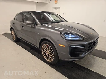 2024 Porsche Cayenne Turbo E-Hybrid Coupe - miniatura 3