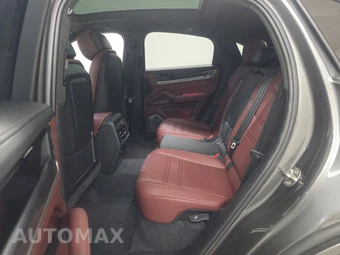 2024 Porsche Cayenne Turbo E-Hybrid Coupe – miniatura 13