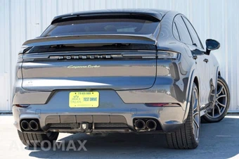 2024 Porsche Cayenne Turbo E-Hybrid Coupe - miniatura 3