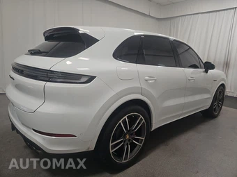 2024 Porsche Cayenne Turbo E-Hybrid - miniatura 4