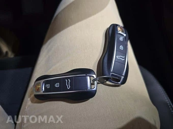 2024 Porsche Cayenne Turbo GT – miniatura 8