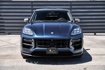 2024 Porsche Cayenne Turbo GT - miniatura 17