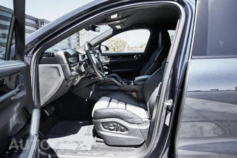 2024 Porsche Cayenne Turbo GT - miniatura 36