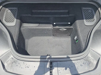 2024 Porsche Macan Turbo Electric – miniatura 15