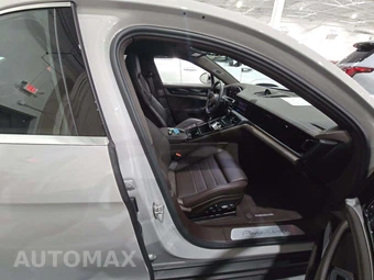 2024 Porsche Panamera 4 – miniatura 18