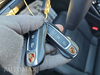 2024 Porsche Panamera 4 – miniatura 17
