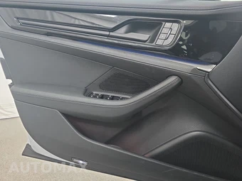 2024 Porsche Panamera 4 – miniatura 9