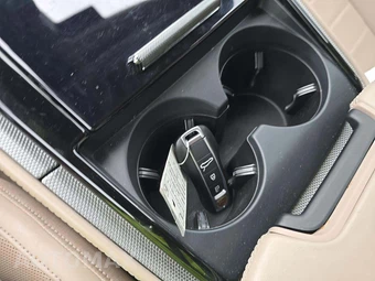 2024 Porsche Panamera 4 – miniatura 8