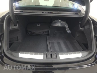 2024 Porsche Taycan 4S – miniatura 17