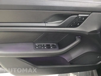 2024 Porsche Taycan GTS – miniatura 9