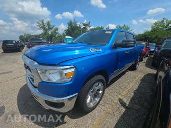2024 Ram 1500 Big Horn Crew Cab Short Bed - samochód z USA z aukcji Manheim, oferta Kup Teraz w AUTOMAX