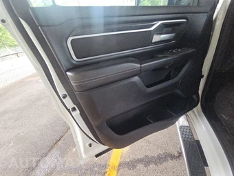 2024 Ram 1500 Big Horn Crew Cab Short Bed - miniatura 9