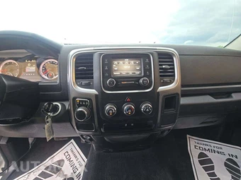 2024 Ram 1500 Classic SLT Extended Cab Medium Bed - miniatura 7