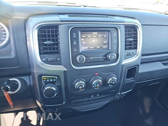 2024 Ram 1500 Classic SLT Extended Cab Medium Bed - miniatura 10