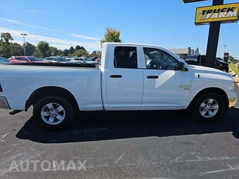 2024 Ram 1500 Classic SLT Extended Cab Medium Bed - miniatura 4
